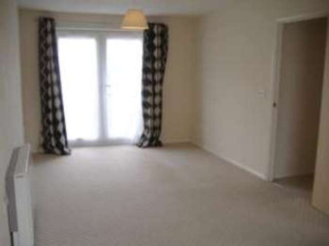  Image of 2 Bedroom Flat for sale at Loughborough Leicestershire Loughborough, LE11 1BN