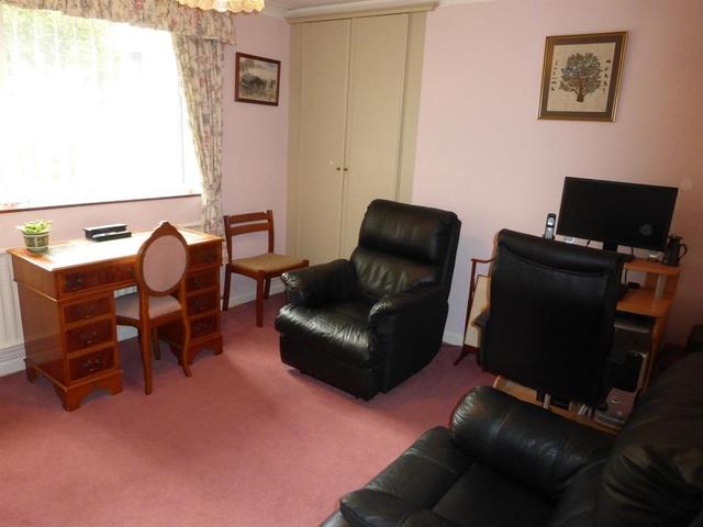  Image of 3 Bedroom Detached for sale at Links Close  Lowestoft, NR33 9DP