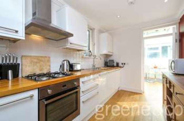  Image of 3 Bedroom Flat for sale at Hampstead London Belsize Park, NW3 5NL