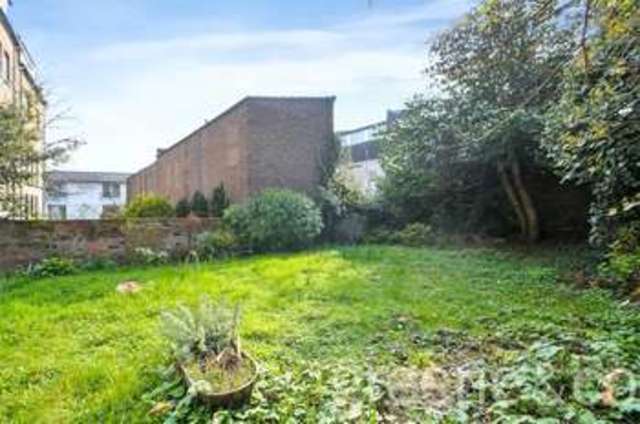  Image of 3 Bedroom Flat for sale at Hampstead London Belsize Park, NW3 5NL