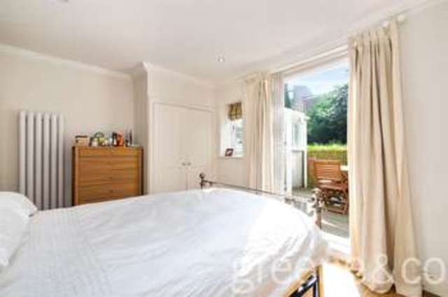  Image of 3 Bedroom Flat for sale at Hampstead London Belsize Park, NW3 5NL