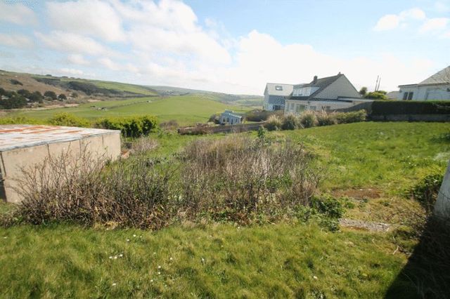  Image of 4 Bedroom Detached to rent at Mawgan Porth Newquay, TR8 4AL