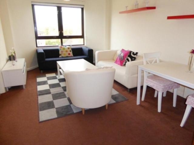 Image of 2 Bedroom Flat to rent at Kinning Park Glasgow Glasgow, G41 1DW