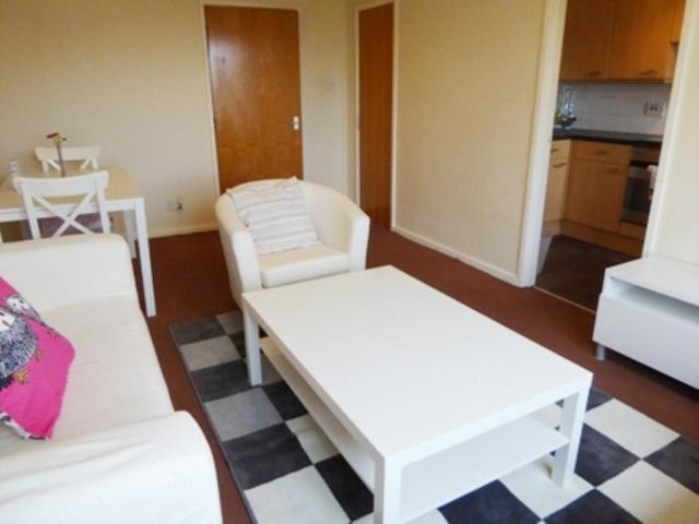  Image of 2 Bedroom Flat to rent at Kinning Park Glasgow Glasgow, G41 1DW