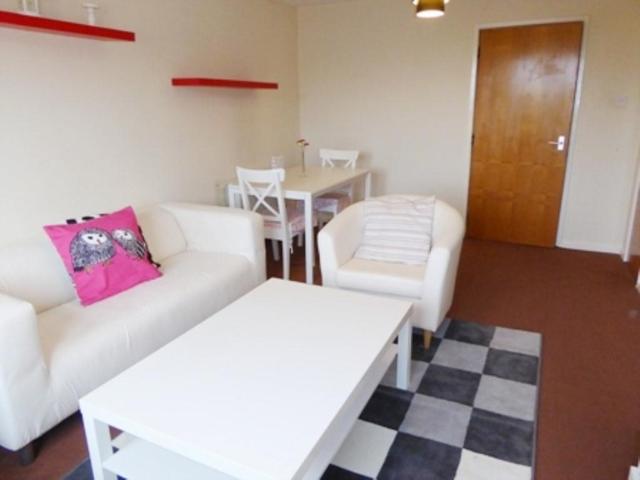  Image of 2 Bedroom Flat to rent at Kinning Park Glasgow Glasgow, G41 1DW
