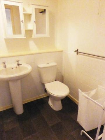  Image of 2 Bedroom Flat to rent at Kinning Park Glasgow Glasgow, G41 1DW