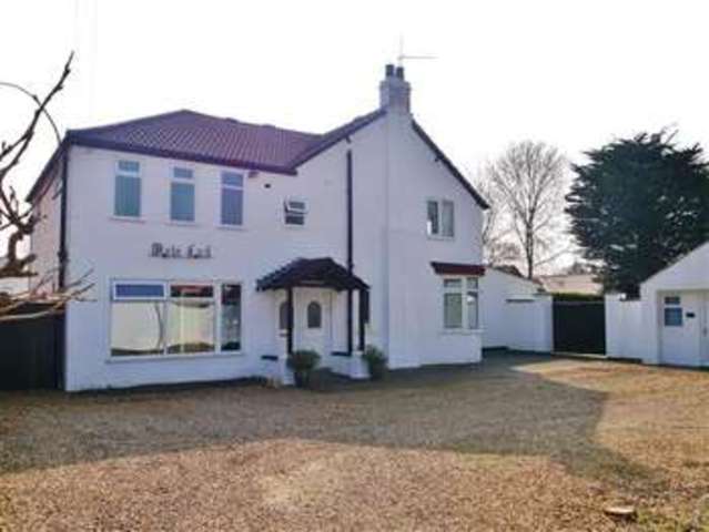  Image of 4 Bedroom Detached for sale at Manthorpe, NG31 9BL