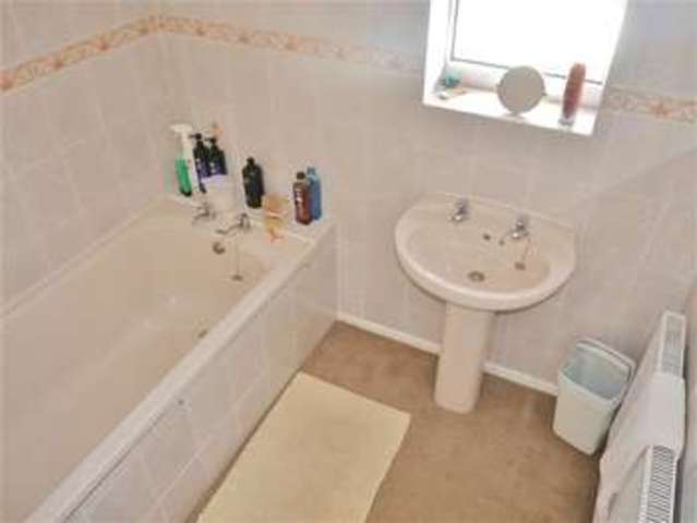  Image of 4 Bedroom Detached for sale at Manthorpe, NG31 9BL