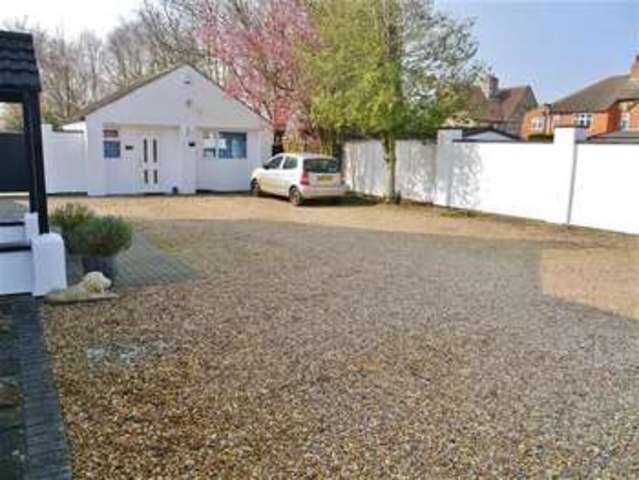  Image of 4 Bedroom Detached for sale at Manthorpe, NG31 9BL