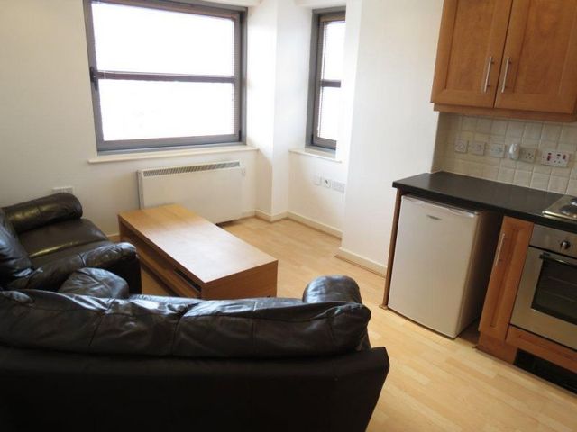  Image of 2 Bedroom Apartment to rent at 136 Princess Street  Manchester City, M1 7AF