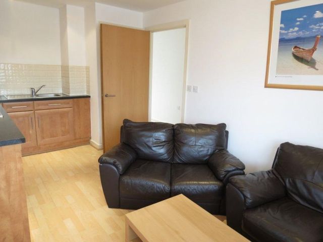  Image of 2 Bedroom Apartment to rent at 136 Princess Street  Manchester City, M1 7AF