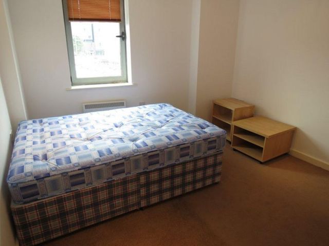  Image of 2 Bedroom Apartment to rent at 136 Princess Street  Manchester City, M1 7AF