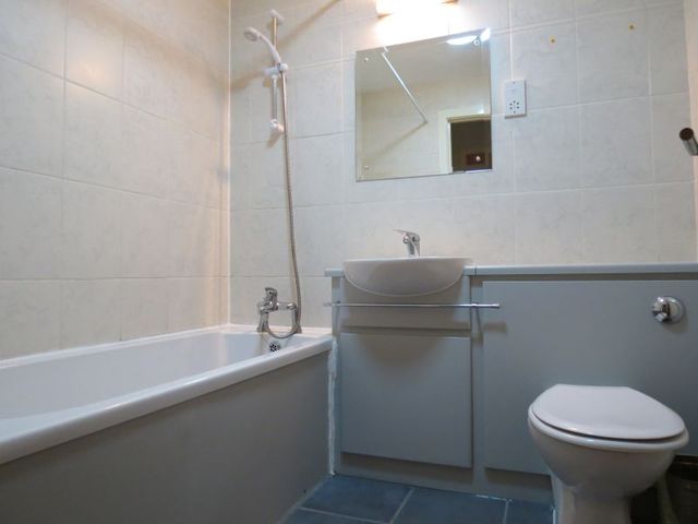  Image of 2 Bedroom Apartment to rent at 136 Princess Street  Manchester City, M1 7AF