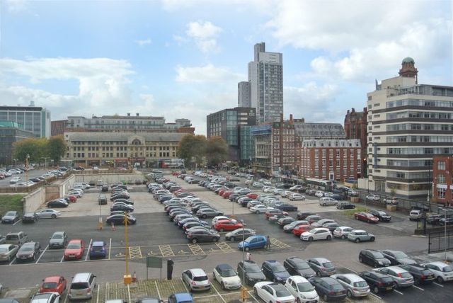  Image of 2 Bedroom Apartment to rent at 136 Princess Street  Manchester City, M1 7AF