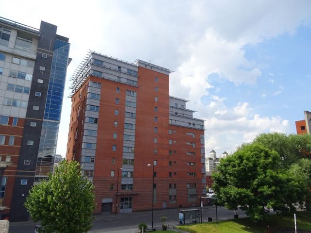  Image of 2 Bedroom Apartment to rent at 136 Princess Street  Manchester City, M1 7AF