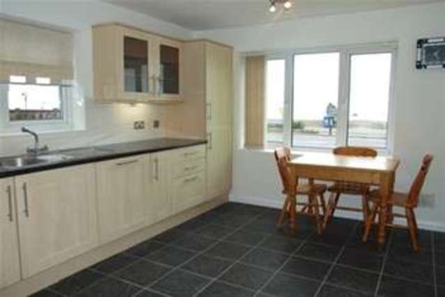  Image of 2 Bedroom Flat to rent at Southend-on-Sea, SS1 3DN