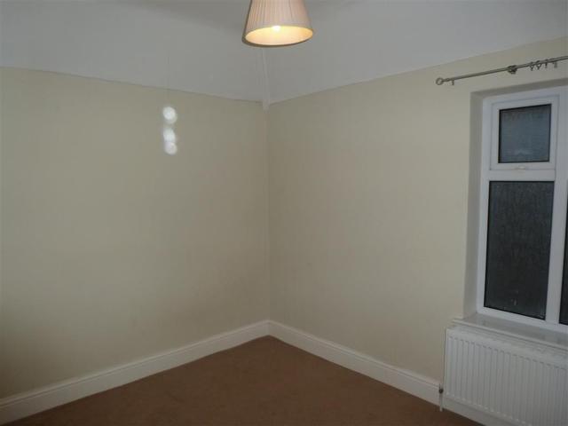  Image of 3 Bedroom Semi-Detached to rent at New Road Youlgrave BAKEWELL, DE45 1WP