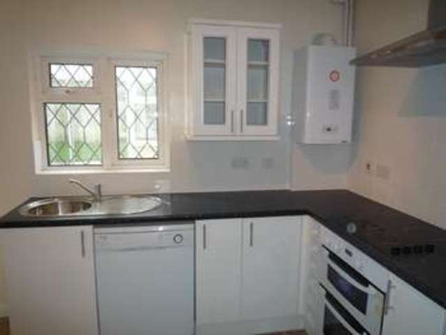 Image of 3 Bedroom Detached to rent at Sutton, SM1 3RZ