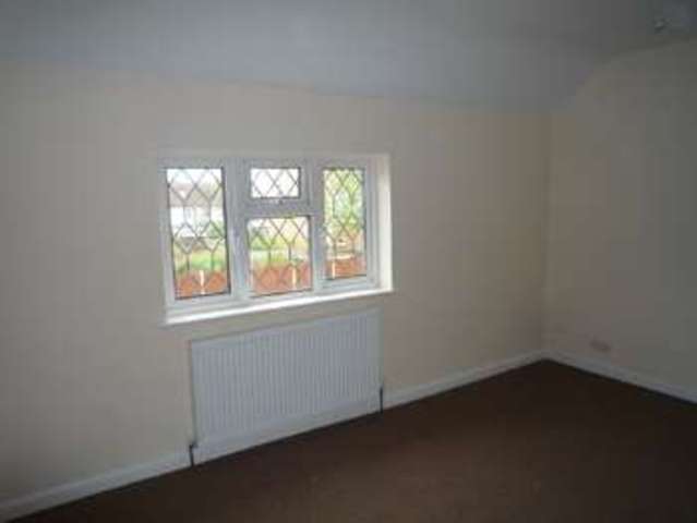  Image of 3 Bedroom Detached to rent at Sutton, SM1 3RZ