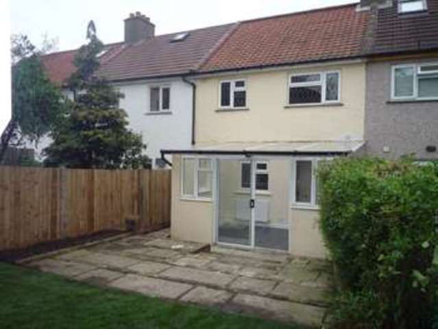 Image of 3 Bedroom Detached to rent at Sutton, SM1 3RZ