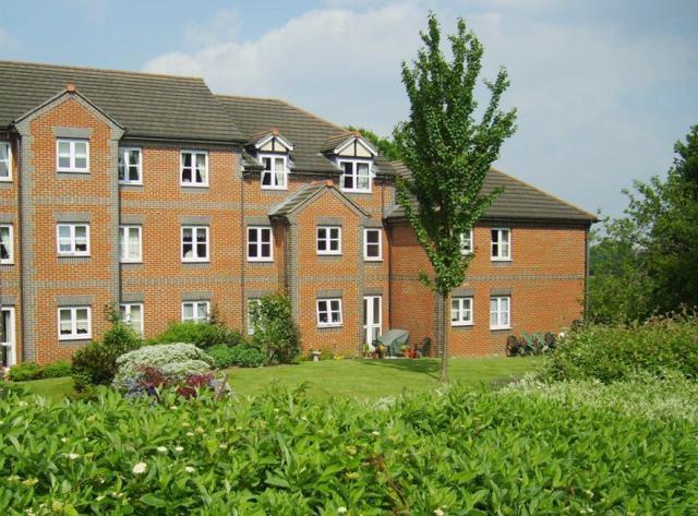  Image of 1 Bedroom Apartment to rent at Paxton Court Marvels Lane Lewisham, SE12 9QQ