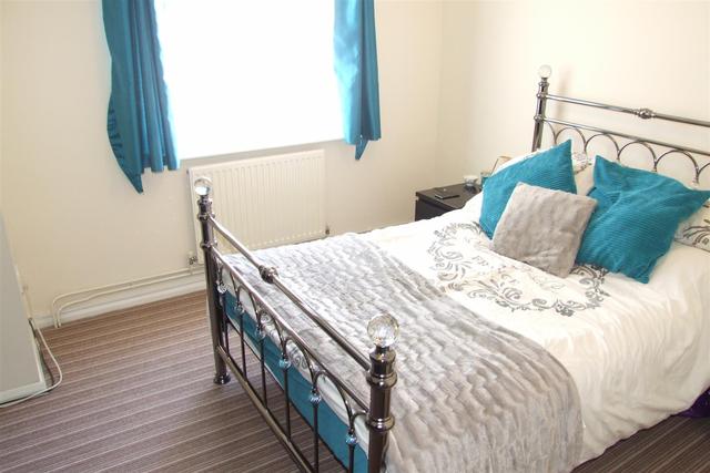  Image of 3 Bedroom Detached for sale at Rushden Northamptonshire Rushden, NN10 6BD