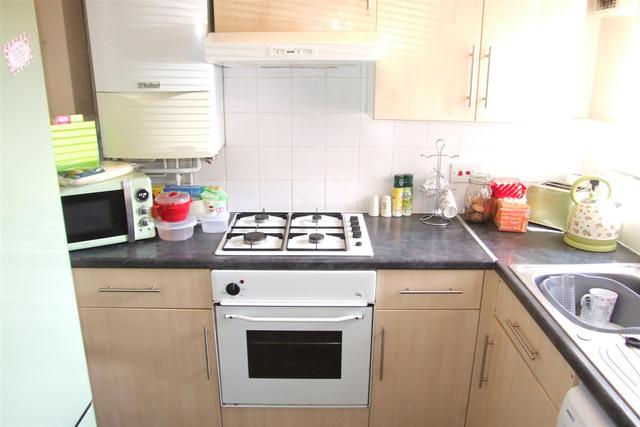  Image of 3 Bedroom Detached for sale at Rushden Northamptonshire Rushden, NN10 6BD