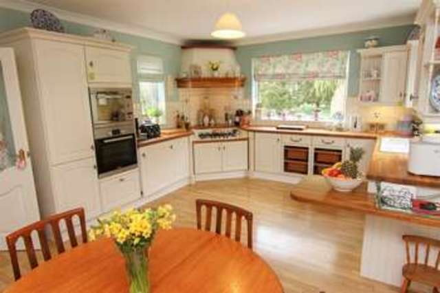  Image of 4 Bedroom Detached for sale at Dinas Powys  Dinas Powys, CF64 4HG