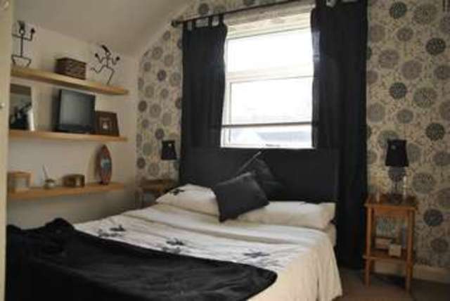  Image of 4 Bedroom Semi-Detached for sale at Swindon Wilts Swindon, SN2 1RJ