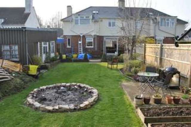  Image of 4 Bedroom Semi-Detached for sale at Swindon Wilts Swindon, SN2 1RJ