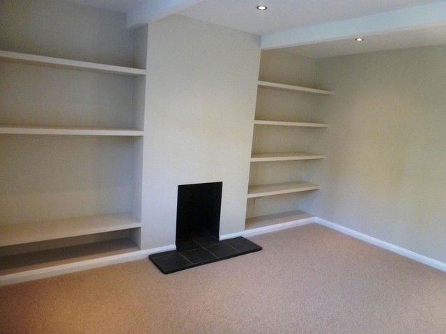  Image of 3 Bedroom Detached to rent at Guildford, GU2 7SZ