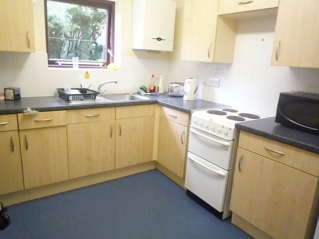 Image of Flat to rent at East Grinstead, RH19 3GB