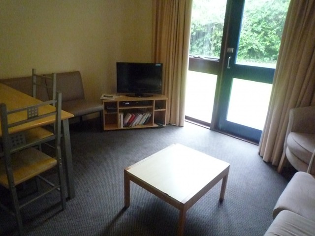  Image of Flat to rent at East Grinstead, RH19 3GB