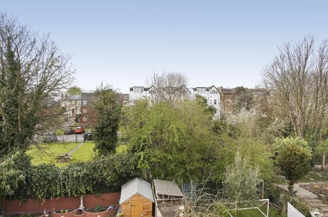  Image of 1 Bedroom Flat to rent at Rosedene Avenue  London, SW16 2LS
