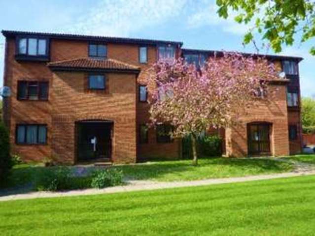  Image of 1 Bedroom Flat to rent at Shepherds Spring Lane  Andover, SP10 1QY