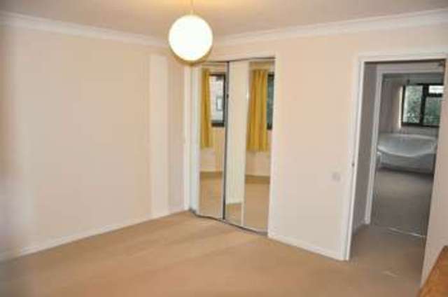  Image of 1 Bedroom Flat to rent at Shepherds Spring Lane  Andover, SP10 1QY