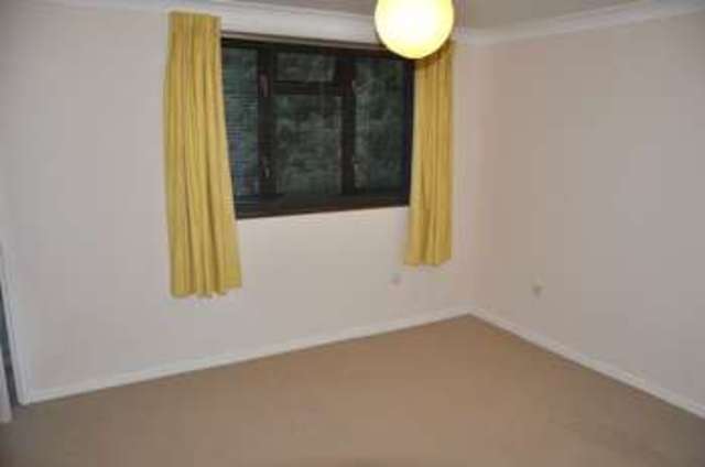  Image of 1 Bedroom Flat to rent at Shepherds Spring Lane  Andover, SP10 1QY