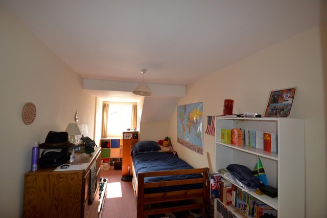  Image of 4 Bedroom Detached to rent at Reigate, RH2 9DP