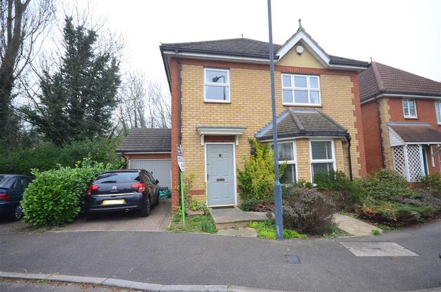  Image of 3 Bedroom Detached for sale at Little Heath Chadwell Heath Romford, RM6 5RY