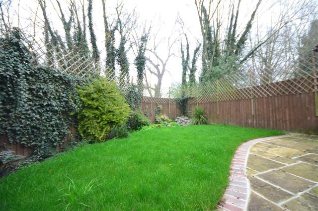  Image of 3 Bedroom Detached for sale at Little Heath Chadwell Heath Romford, RM6 5RY