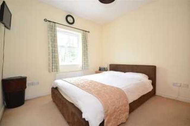  Image of 3 Bedroom Detached for sale at Little Heath Chadwell Heath Romford, RM6 5RY