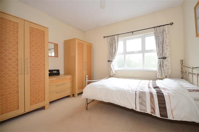  Image of 3 Bedroom Detached for sale at Little Heath Chadwell Heath Romford, RM6 5RY