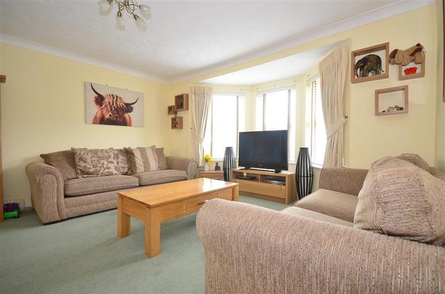  Image of 3 Bedroom Detached for sale at Little Heath Chadwell Heath Romford, RM6 5RY