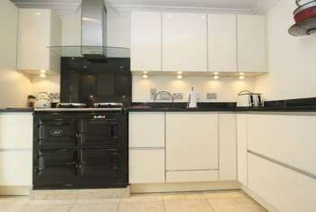  Image of 4 Bedroom Detached for sale at Old Union Way  Thame, OX9 2DF