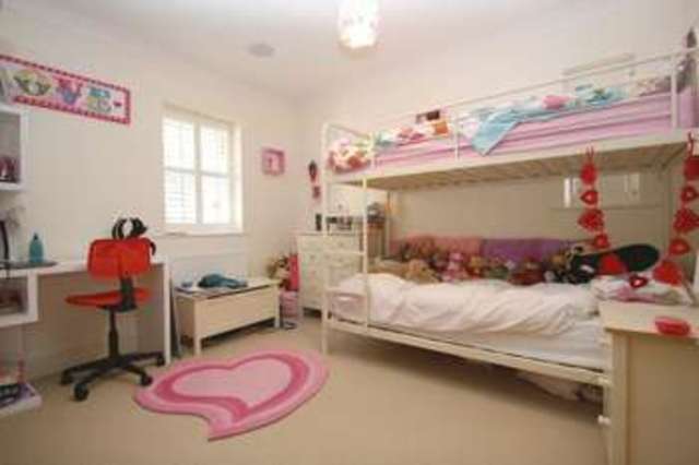  Image of 4 Bedroom Detached for sale at Old Union Way  Thame, OX9 2DF