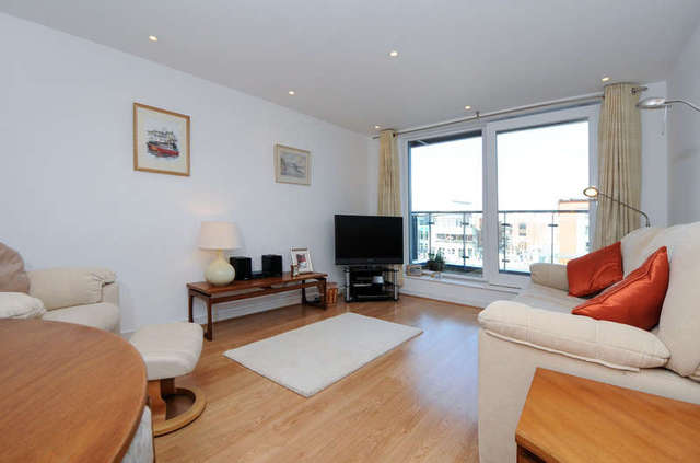  Image of 2 Bedroom Flat for sale at Gunwharf Quays Portsmouth Hampshire, PO1 3SY