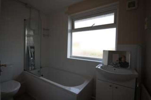  Image of 2 Bedroom Flat to rent at Newbury Newbury, RG14 2NF