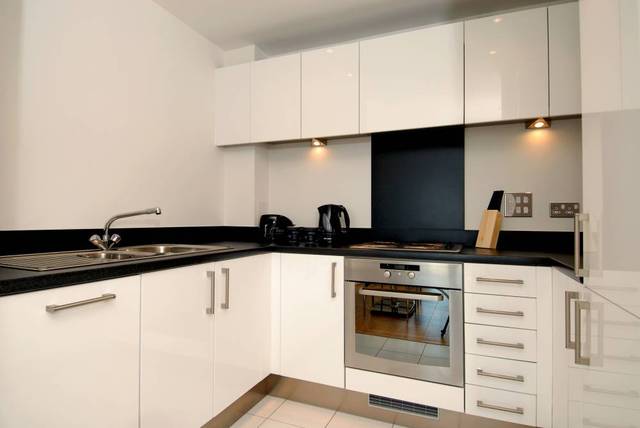  Image of 1 Bedroom Flat to rent at Viridian Apartments  75 Battersea Park Road, SW8 4DA