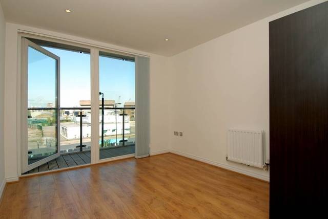  Image of 1 Bedroom Flat to rent at Viridian Apartments  75 Battersea Park Road, SW8 4DA