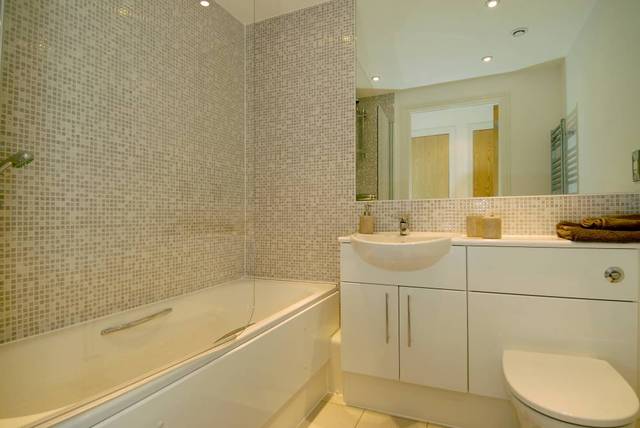  Image of 1 Bedroom Flat to rent at Viridian Apartments  75 Battersea Park Road, SW8 4DA